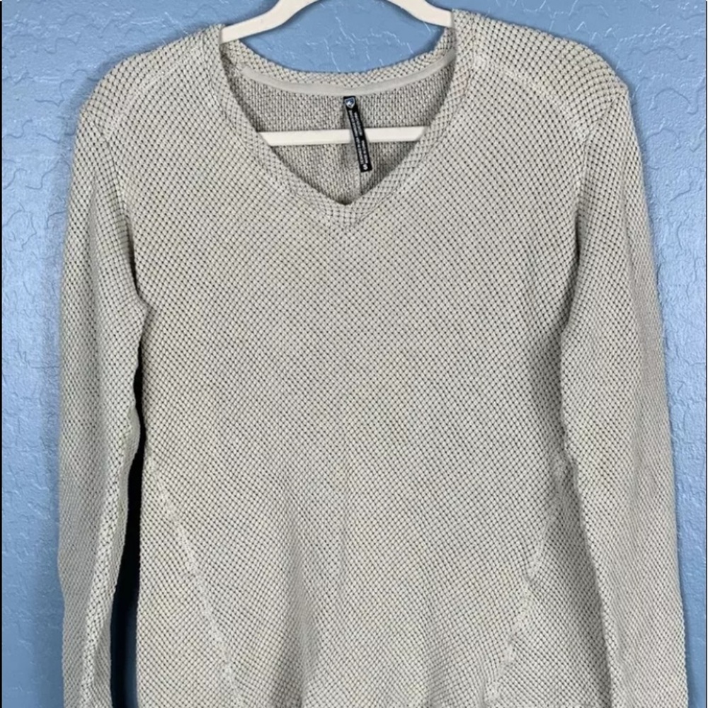 Kuhl womens v neck long sleeve sweater Size small